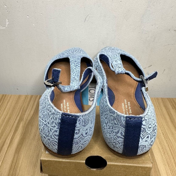TOMS Jutti T-Strap Blue Tiles Suede Print Pointed Toe Flats Dorsay Size 6.5 - Picture 9 of 10